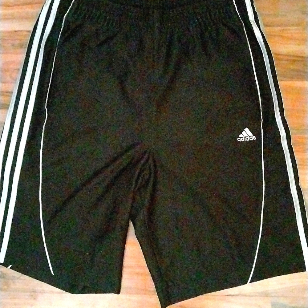 Adidas Basketball Shorts size Medium